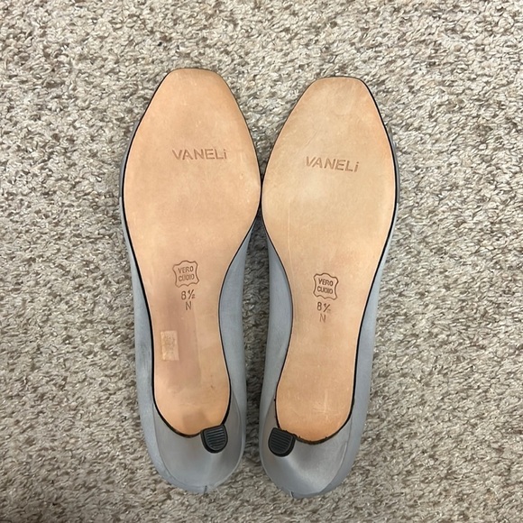 Vaneli Di Notte Silver Satin Peep Toe Heels - Picture 7 of 13